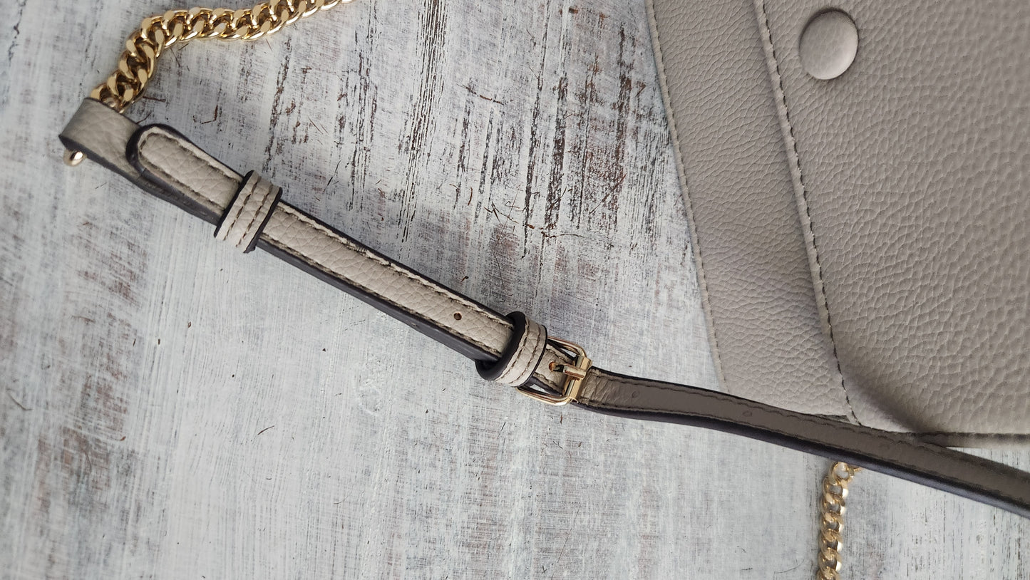 Chic On The Go Purse-Grey