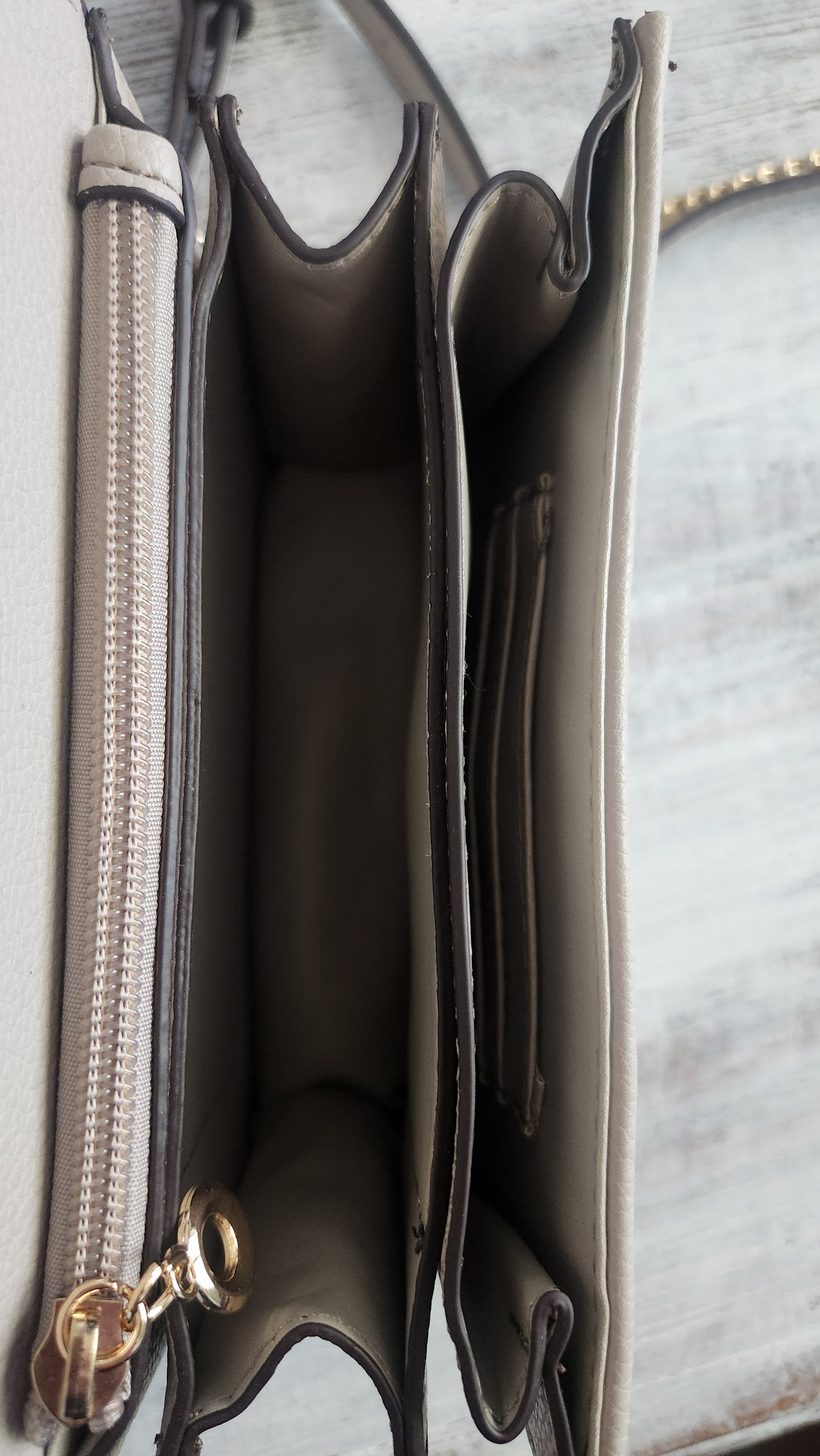 Chic On The Go Purse-Grey