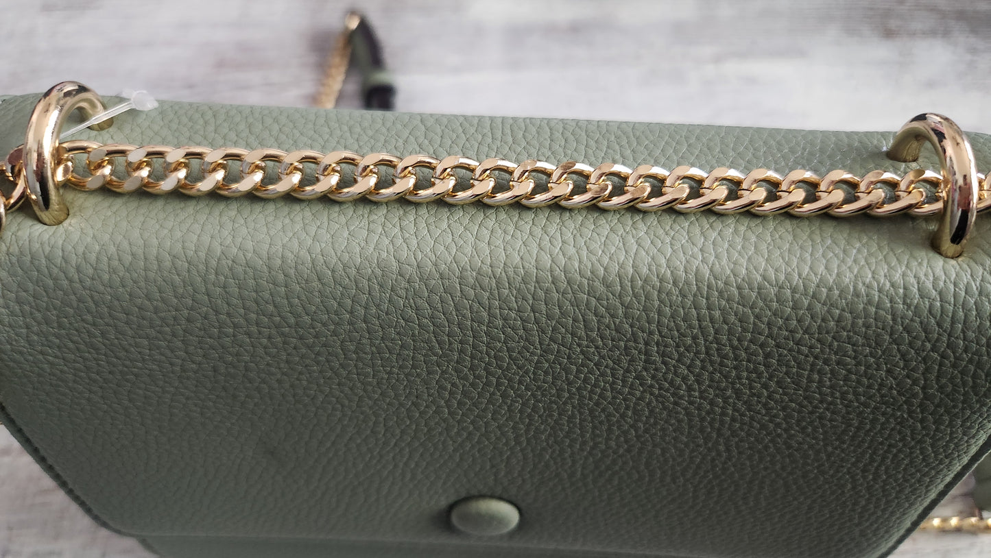 Chic On The Go Purse-Green