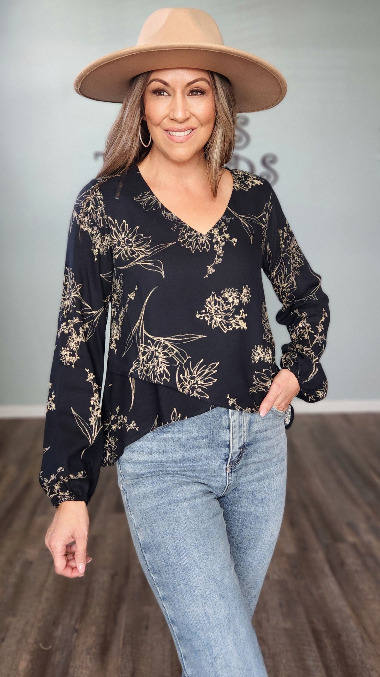 Bloom In Style Top-Navy/Ivory