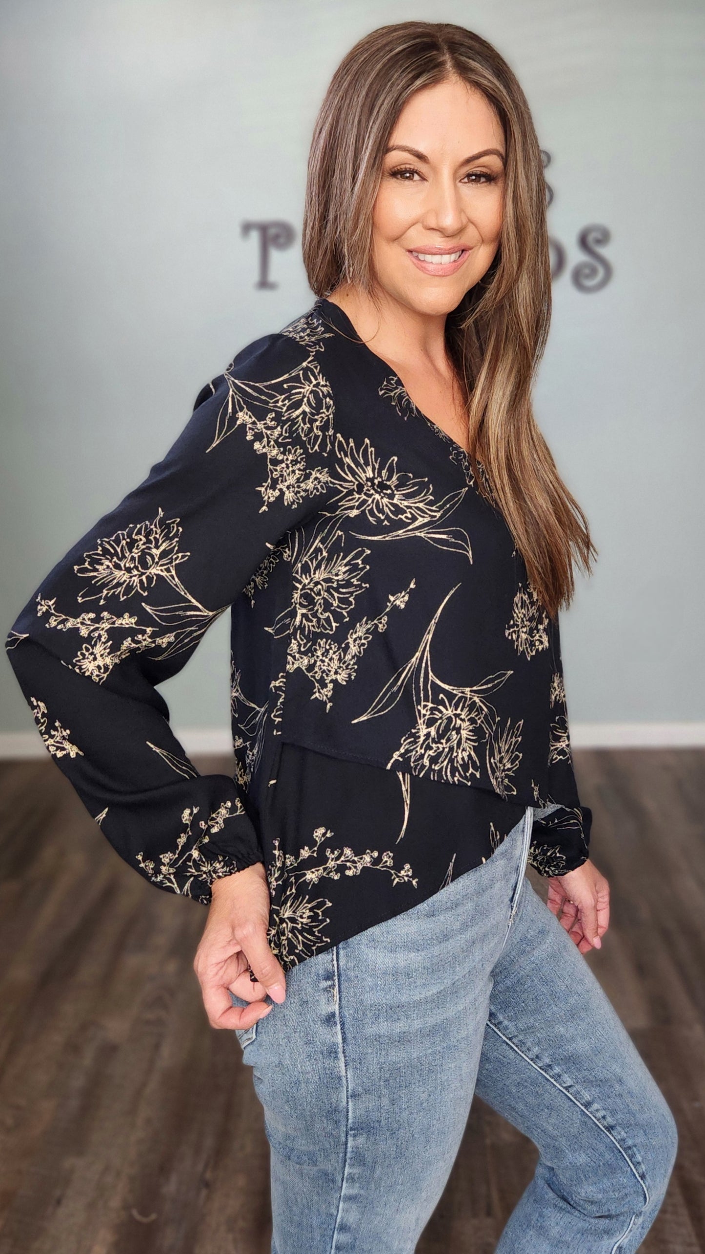 Bloom In Style Top-Navy/Ivory