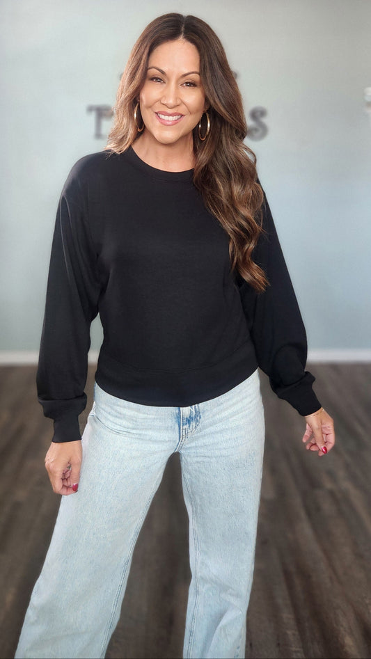 Everyday Essential Pullover – Black